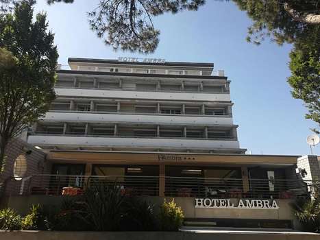 www.hotel-ambra.it
