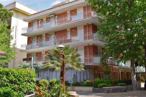 www.hotelarnomisano.it