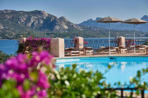 www.hotelvilladelgolfo.com