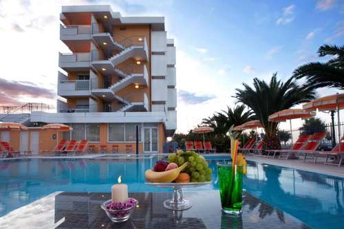 www.hotelbelvederevillarosa.it