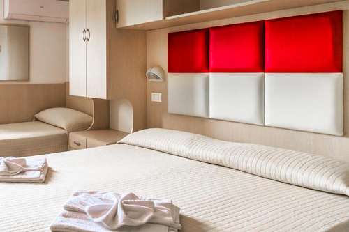 www.hotelstresa.com