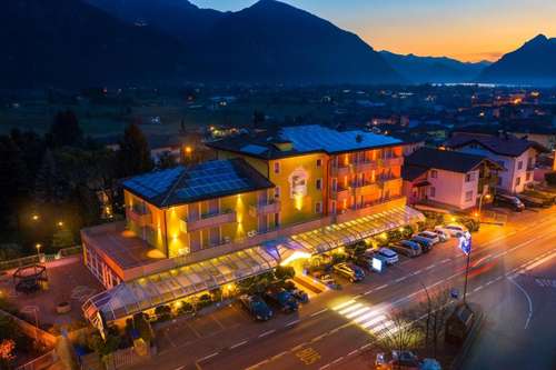 www.hotelcastellodron.it