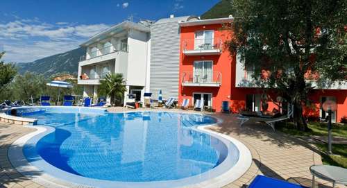 www.campagnolahotel.com