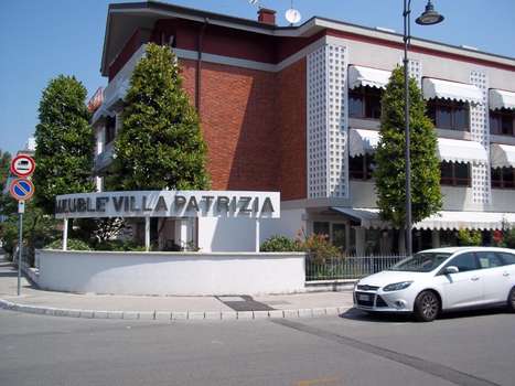 www.hotelvillapatrizia.com