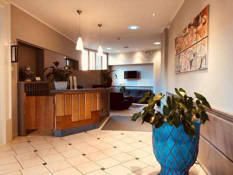 www.hoteldelfina.com