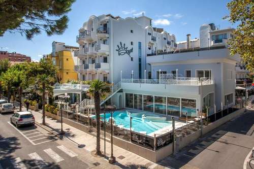 www.hotelroyalriccione.it
