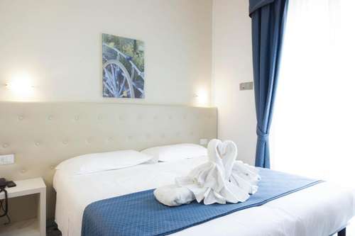 www.hotelcaribeviareggio.com