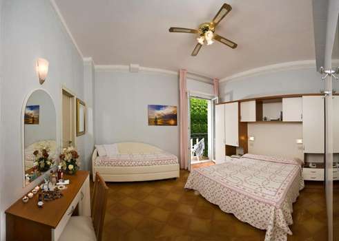 www.hotelcaprigabiccemare.it