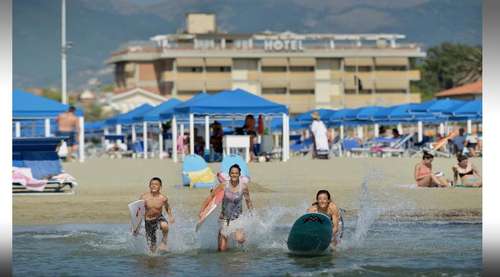 www.hotelesplanadeversilia.it