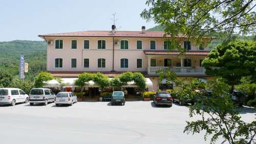 www.albergosterlina.com