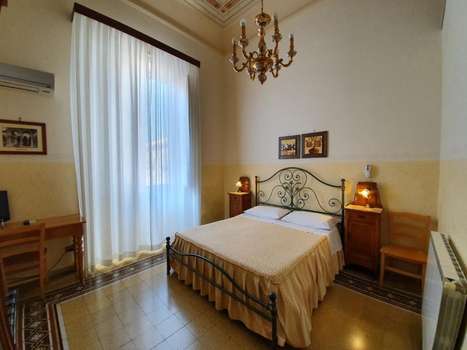 www.albergocavour.com
