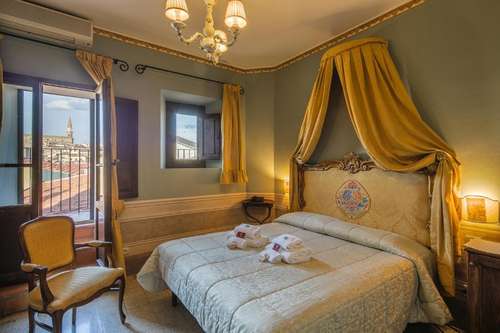 www.iporticiboutiquehotel.com