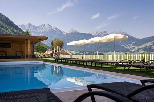 www.dolomit-familyresort.it