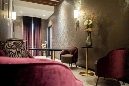 www.hotelalleguglie.com