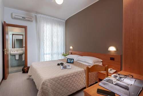 www.hotelpierrericcione.it