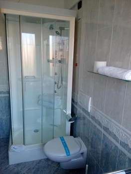 www.hotelvillaadele.com