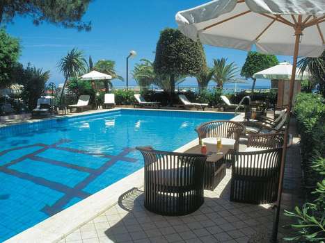 www.hotelcoralloabruzzo.it