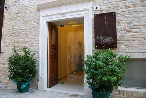 www.relaisdelborgo.com