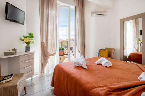 www.hotelvillateresa.it