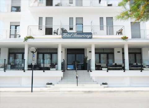 www.hotelbeaurivagesenigallia.com