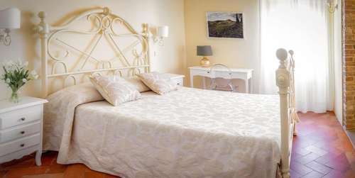 www.albergoilcastello.it