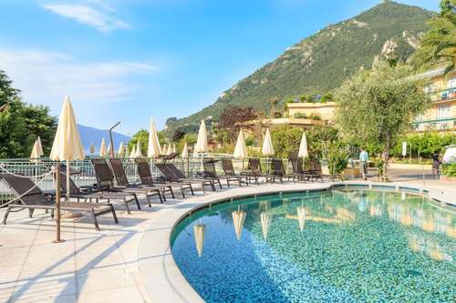 www.hotelcristinalimone.it