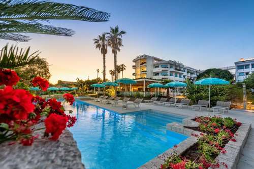 www.acaciapalace.com