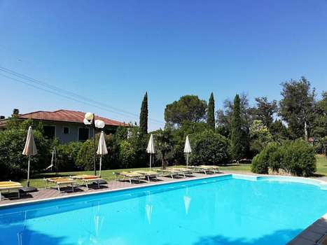www.montihotel.com