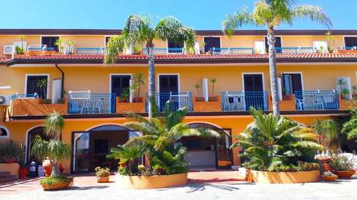 www.hotelgrotticelle.it