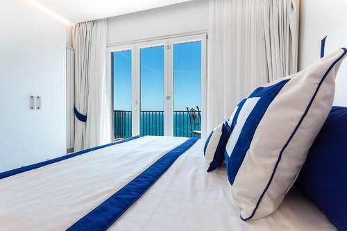 www.hotelbristolvietri.it