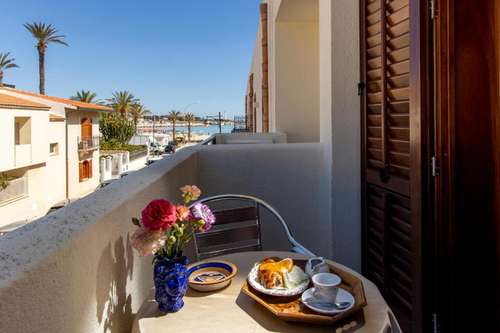 www.hotelrivadelsole.it
