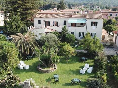www.hotelcasalupi.com