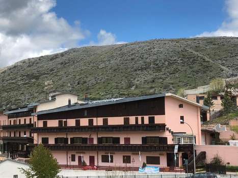 www.hotelcampofelice.com
