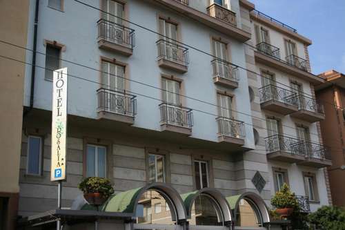 www.albergohotelrosalia.com
