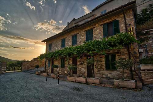 www.duetorri.it