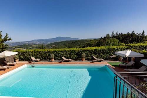 www.hotelsinmontalcino.com