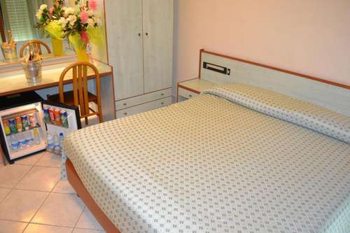 www.hotelparadisocelano.it