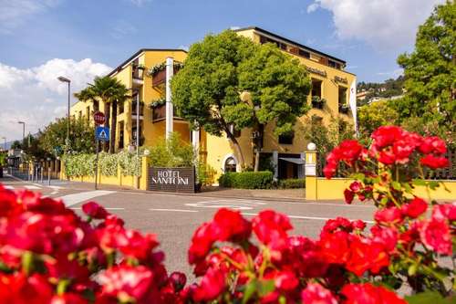 www.hotelsantoni.com