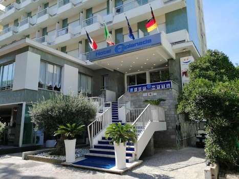 www.hotelesplanadecesenatico.it