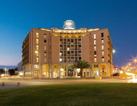 www.hotelbiri.com