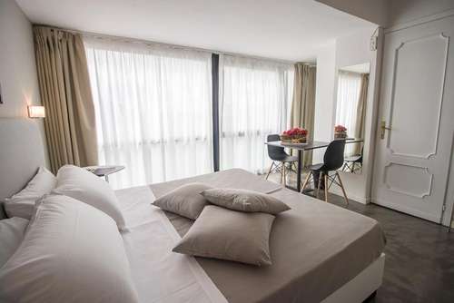 www.hotelclarici.com