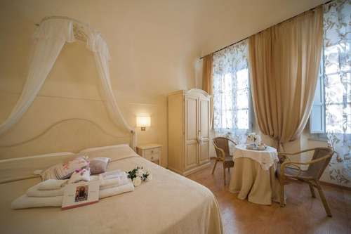 www.albergoetruria.it