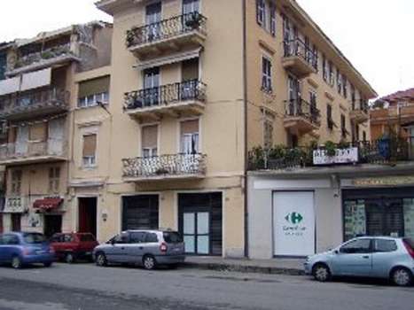 www.albergovarazze.eu