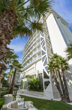 www.hotelsportingrimini.com