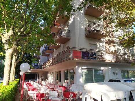 www.hotelirene.com