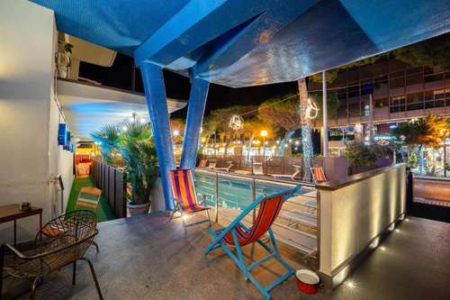 www.hotelcorallorimini.com