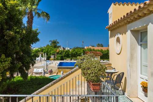 www.hotelcaiammarisiracusa.it