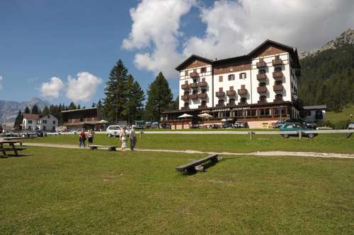 www.lavaredohotel.it