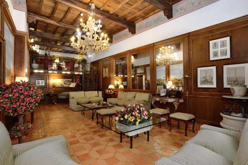 www.hotelpantheon.com