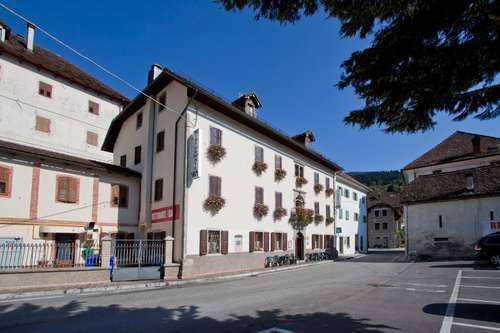 www.albergoallealpi.com